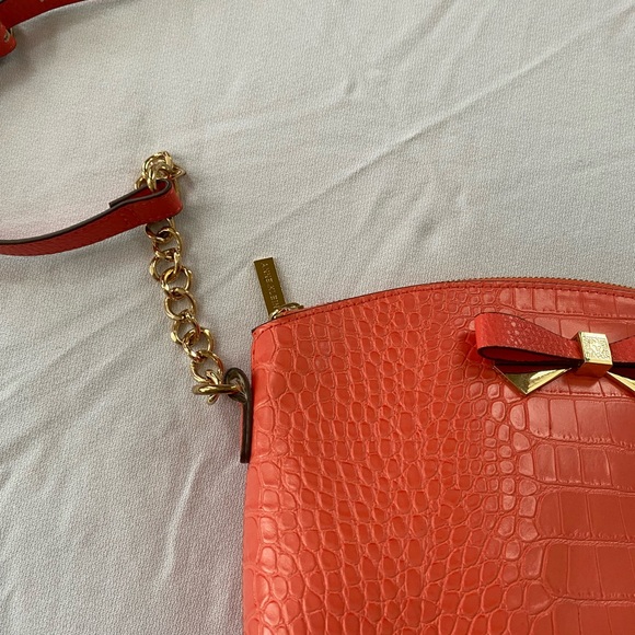 Anne Klein Coral Crossbody With Gold Chain - Picture 3 of 8